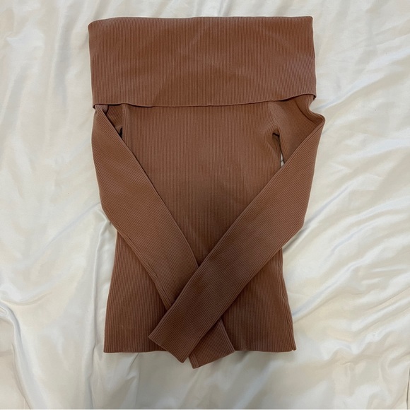 Wilfred off the shoulder sweater in size small in dark blush - Picture 8 of 15